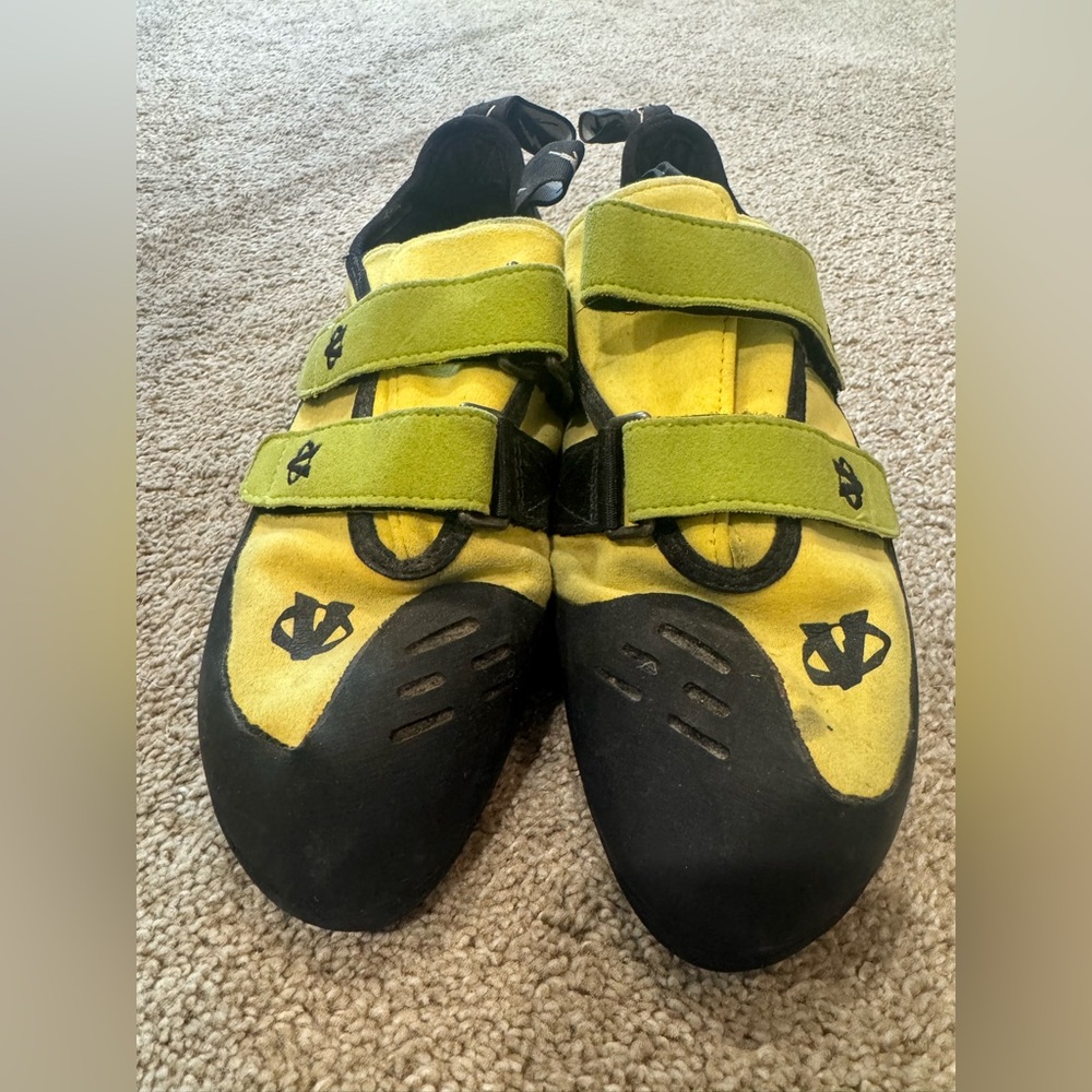 Climbing Shoes - Yellow and Green